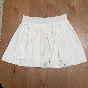 Aritzia TnAction Cream Women's Tennis Skirt
